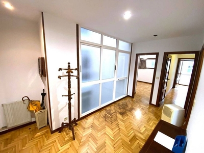 Venta de piso en Concheiros - Fontiñas de 3 habitaciones con terraza y garaje