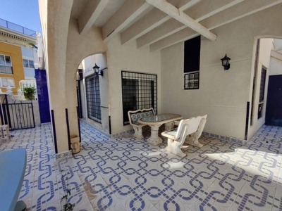 Venta Casa adosada Torrevieja. Con terraza 89 m²