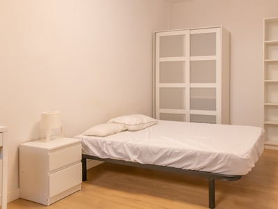 Alquiler de habitaciones en piso de 11 habitaciones en Madrid