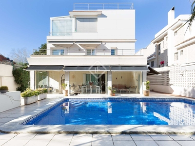 Casa / villa de 538m² en venta en La Pineda, Barcelona