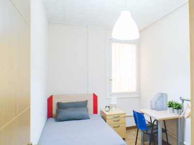 Gran habitación en un apartamento de 7 dormitorios en Retiro, Madrid
