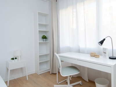 Habitaciones para alquilar en apartamento de 8 habitaciones en Madrid