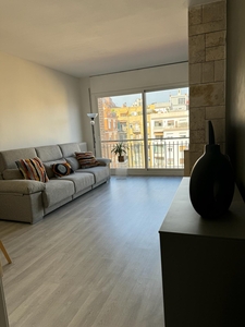 Apartamento en venta. En el corazon de Sant Antoni, piso totalmente reformado, 3 hab, 2 baños completos, con posibilidad de parking en la finca.