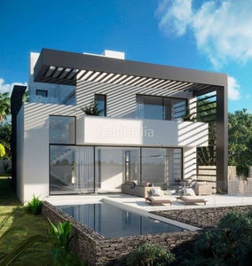 Chalet con 6 habitaciones con parking, piscina y aire acondicionado en Marbella