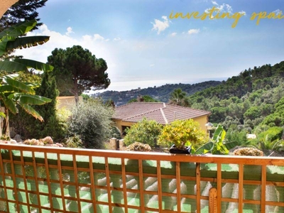 Venta Casa unifamiliar Lloret de Mar. Buen estado 220 m²