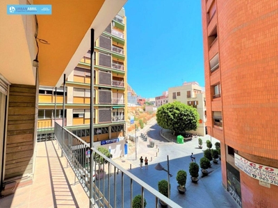 Venta Piso Alicante - Alacant. Piso de cuatro habitaciones Segunda planta con terraza