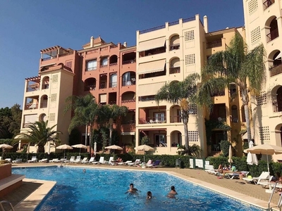 Alquiler de piso en avenida Las Codornices de 2 habitaciones con terraza y piscina