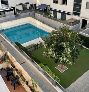 Alquiler de piso en Santa Rosa - Valdeolleros de 3 habitaciones con piscina y garaje