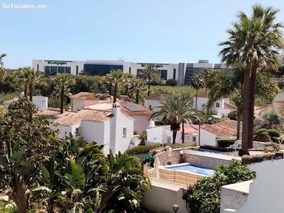 Apartamento dúplex de 3 dormitorios depie a Puerto Banús.