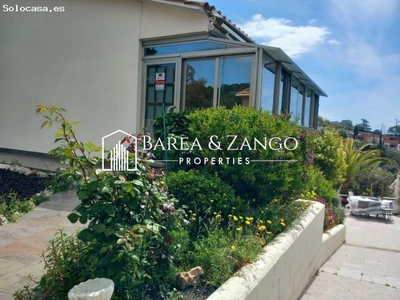 Casa a cuatro vientos con jardín y piscina en venta en Santa Susana