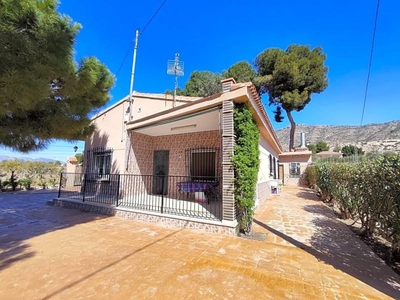 Casa con terreno en Aspe