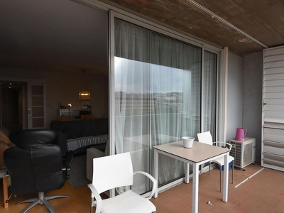 Piso en alquiler en Eixample Nord – La Devesa de 3 habitaciones con terraza y muebles