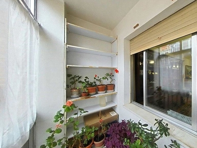 Piso en venta en calle Francisco Soto de 4 habitaciones con terraza y calefacción