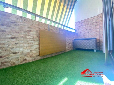 Venta de piso en Santa Rosa - Valdeolleros de 3 habitaciones con terraza y aire acondicionado