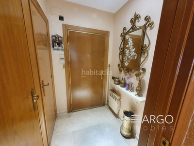 Casa adosada con 5 habitaciones con parking, piscina, calefacción, aire acondicionado y vistas a la montaña en Badalona