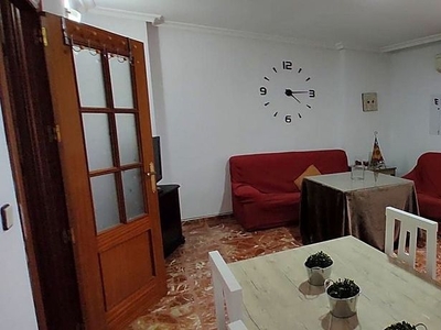 Dúplex en alquiler en Linares de 3 habitaciones con terraza y muebles