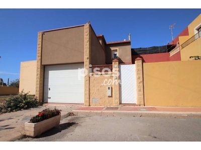 Dúplex en venta en Calle de Baza, 11