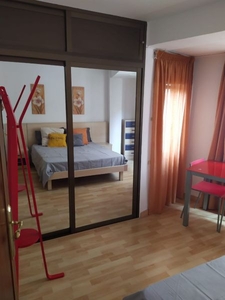 Habitaciones en C/ Plaza Escuelas Pías, Castelló de la Plana por 260€ al mes