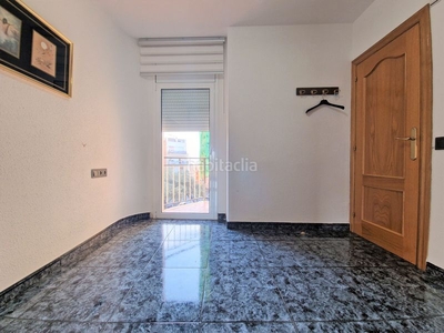 Piso con 2 habitaciones con ascensor y aire acondicionado en Hospitalet de Llobregat (L´)