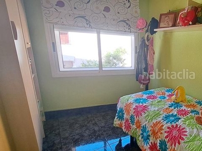 Piso con 3 habitaciones amueblado con calefacción y aire acondicionado en Tarragona