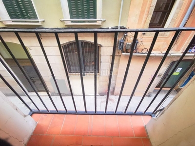 Piso en carrer de la victòria 2 duplex reformado techos altos!! en Barcelona