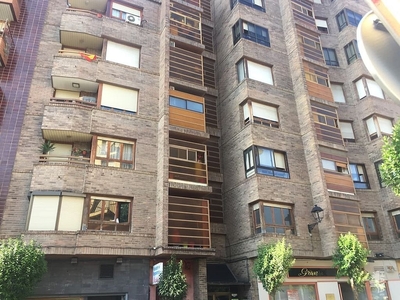Piso en venta en Calatayud de 4 habitaciones con terraza y ascensor