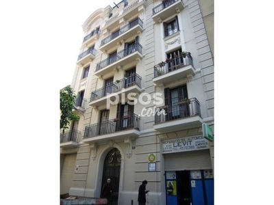 Piso en venta en Carrer de Josep Torres, 26