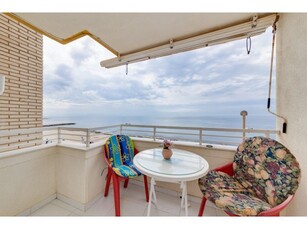 Apartamento en primera línea de playa con vistas frontales al mar