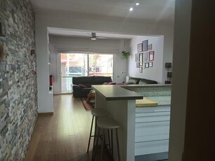 Piso en venta. Piso totalmente reformado, 3 habitaciones, salón con salida a terracita, cocina americana, calefacción, finca con ascensor.