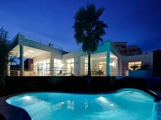 Alquiler Casa unifamiliar en La Quinta Benahavís. Plaza de aparcamiento con terraza 530 m²