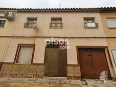 Casa adosada en venta en Tomelloso en Tomelloso por 24.000 €