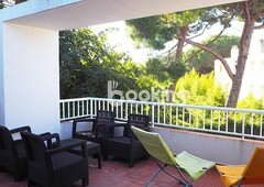 Renovated apartment with terrace and a/c. In the urbanization of Politur. Very close to the beach..