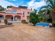 Villa de 300 m² con 30 m² de terraza en venta en Sant Feliu