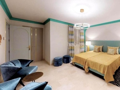 Alquiler casa con 5 habitaciones amueblada con parking, piscina, aire acondicionado, jardín y vistas al mar en Estepona
