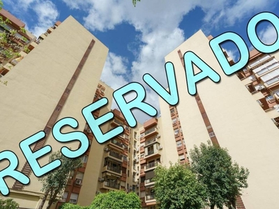Alquiler Piso Sevilla. Piso de cuatro habitaciones Tercera planta con terraza
