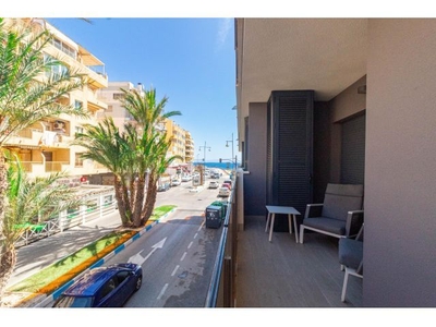 Apartamento en primera línea con vistas al mar en Torrevieja