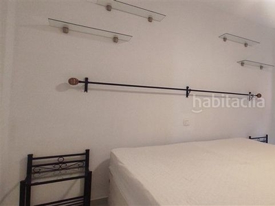 Ático con 2 habitaciones amueblado con aire acondicionado en Marbella