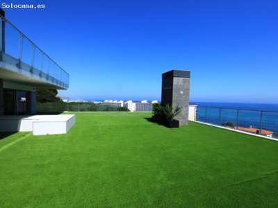 Ático de 155 m2 construidos mas dos terrazas con vistas al mar, una de 240 m2 y