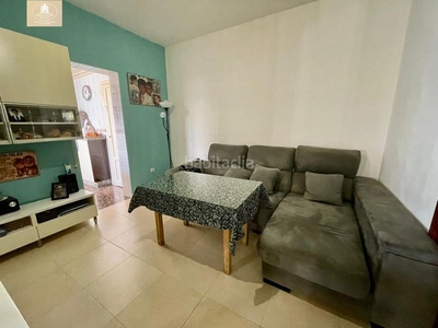 Casa con 3 habitaciones con aire acondicionado en Coria del Río