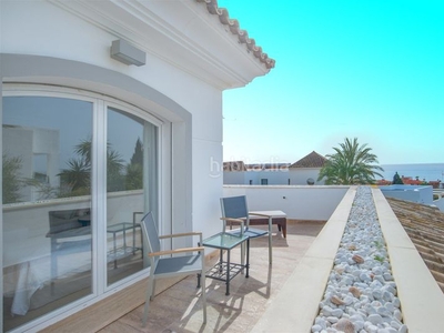 Casa con 5 habitaciones con piscina y vistas al mar en Marbella