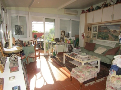 Casa en venta en la carihuela, 4 dormitorios. en Torremolinos