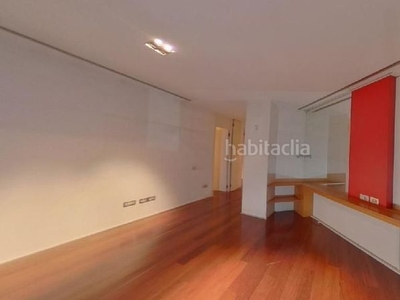 Piso con 2 habitaciones con ascensor, parking y calefacción en Barcelona