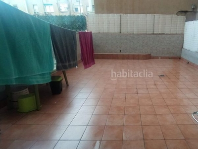 Piso de 3 habitacones con patio de 45m2 en avinguda barbera!! en Sabadell