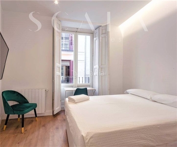 Piso en venta , con 157 m2, 5 habitaciones y 5 baños, amueblado y aire acondicionado. en Madrid