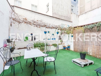 Piso excelente propiedad con patio de uso privativo en Madrid