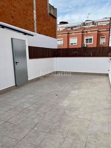 Piso fantásticos 3 pisos en venta , solo 3 vecinos con patio y terrado privado a cada uno en Hospitalet de Llobregat (L´)
