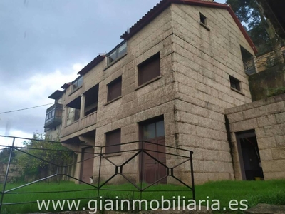 Venta Casa unifamiliar en Calle Saxamonde Redondela. Buen estado con terraza 315 m²