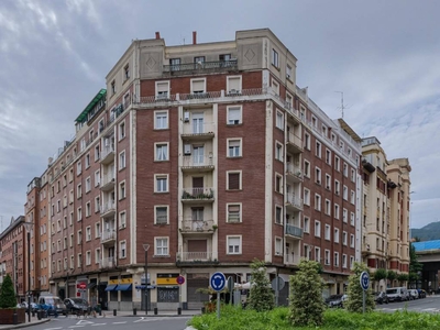 Venta Piso Bilbao. Piso de dos habitaciones en Biarritz 9. Séptima planta con balcón