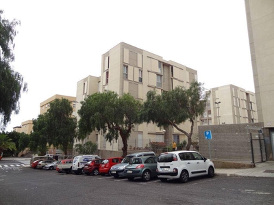 Venta Piso Santa Cruz de Tenerife. Piso de tres habitaciones en La Alpispa 7. Tercera planta