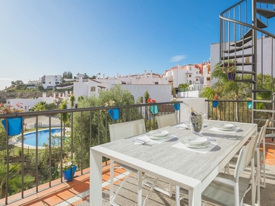 Apartamento en venta en El Paraiso, Estepona, Málaga